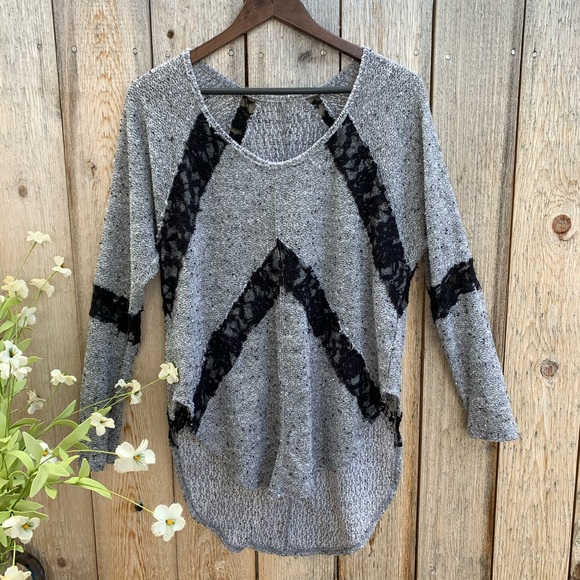 Free People light weight sweeter - Picture 2 of 8